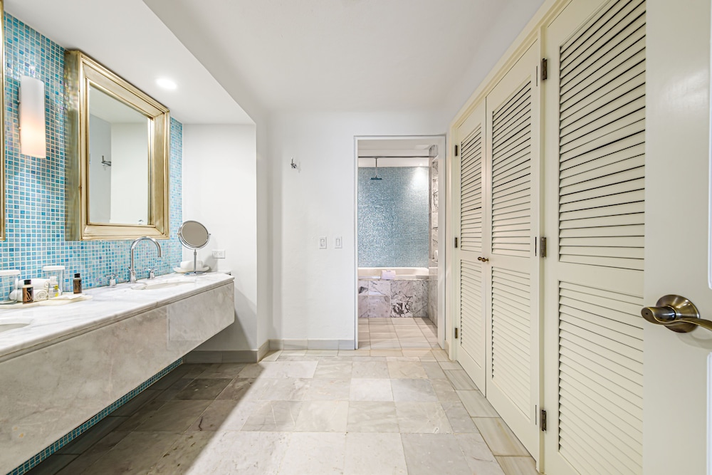 Beachfront Penthouse by Pueblo Bonito