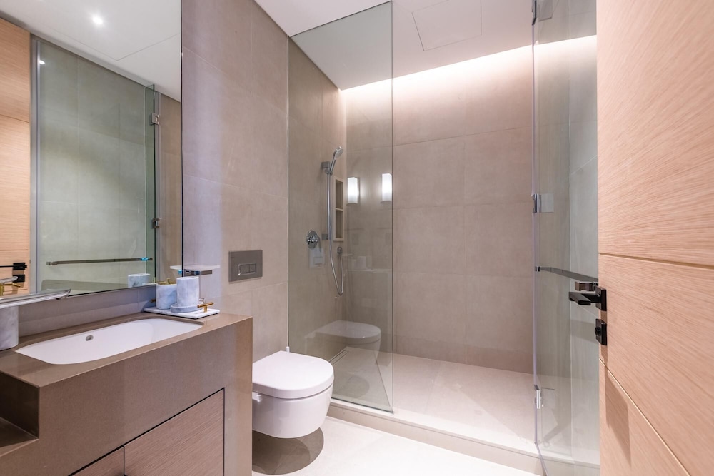 Gorgeous Apt wz Stunning Sea Views in Address JBR
