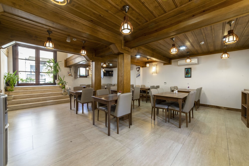 Armistis Hotel