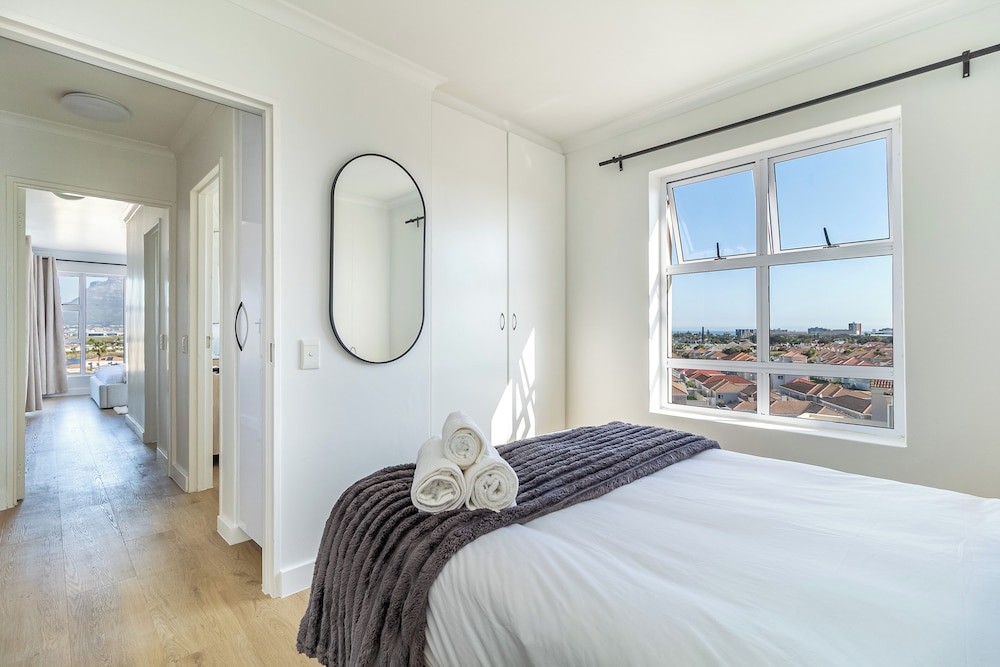 2 Bedroom, Mountain View Penthouse, Century City