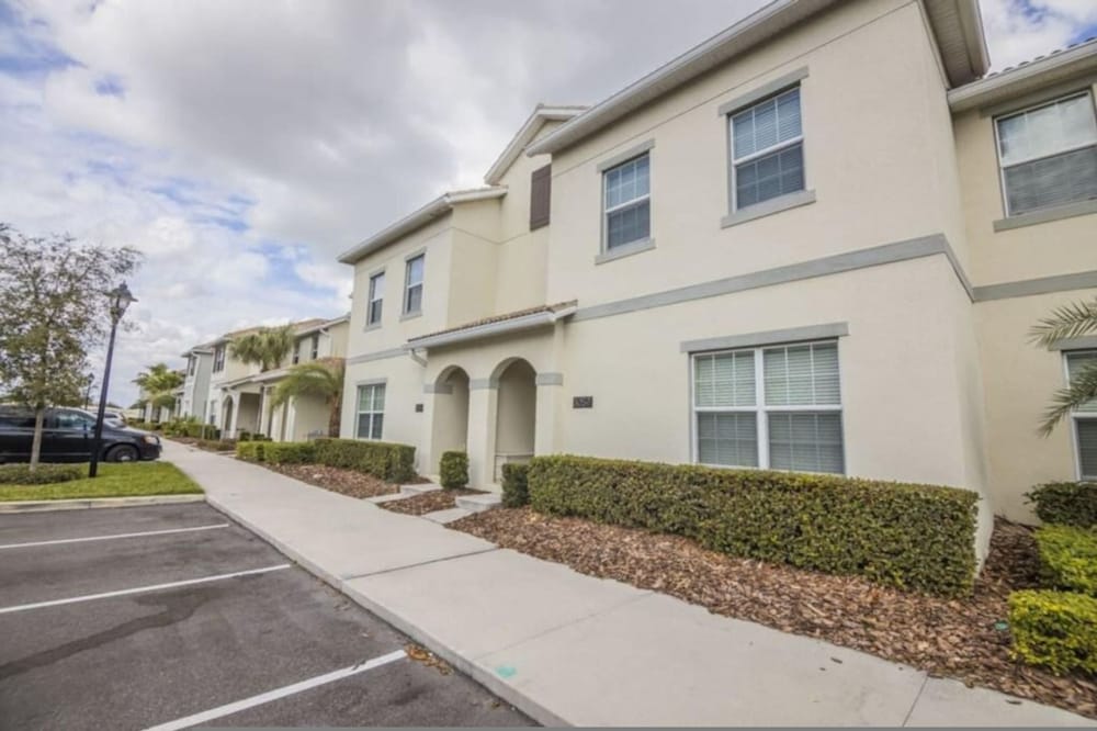 Just 5 Miles to Disney - Pool - Lake Views