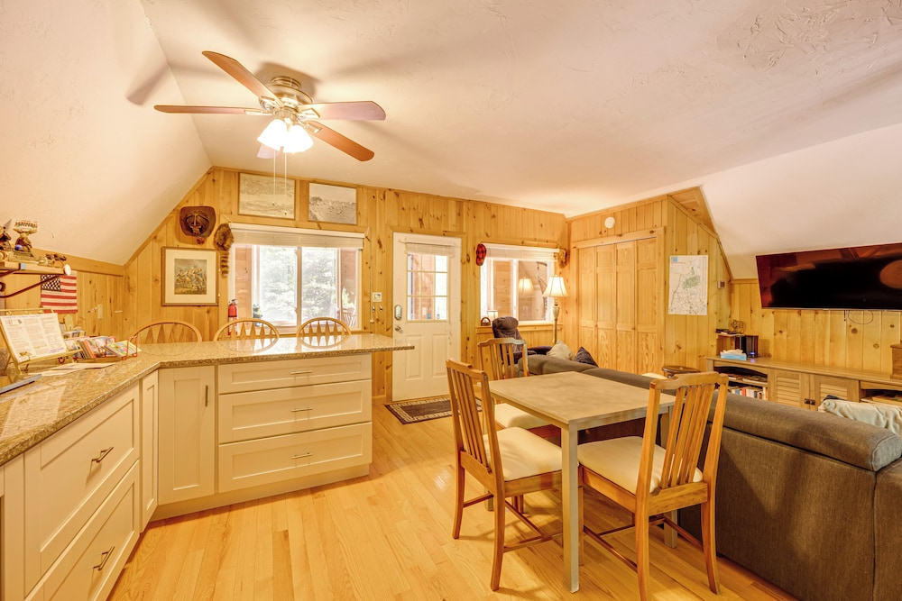 Walk to Beach & Playground: Charming Madison Cabin