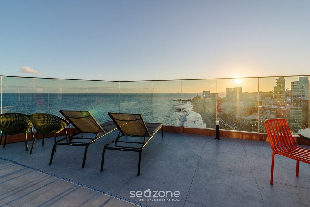 Beachfront Building With Swimming Pool in Barra in SSA - SPB