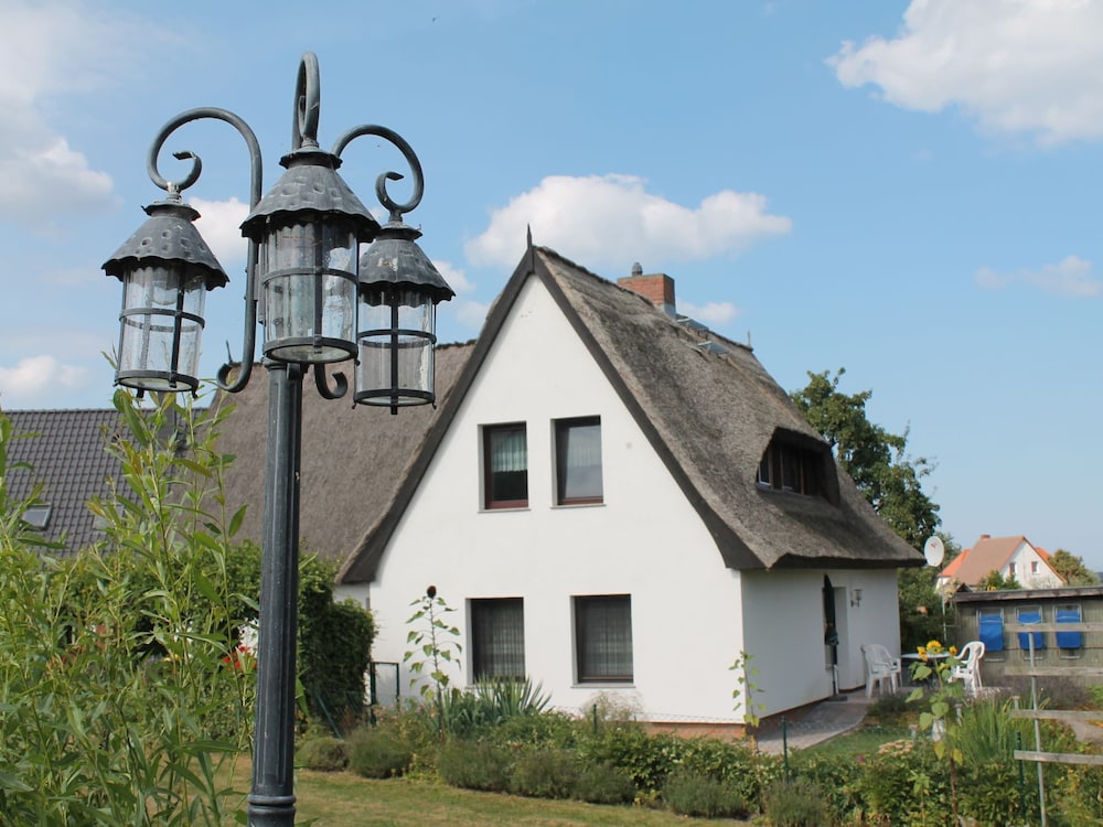 Cosy Apartment in Pepelow Near Baltic Sea