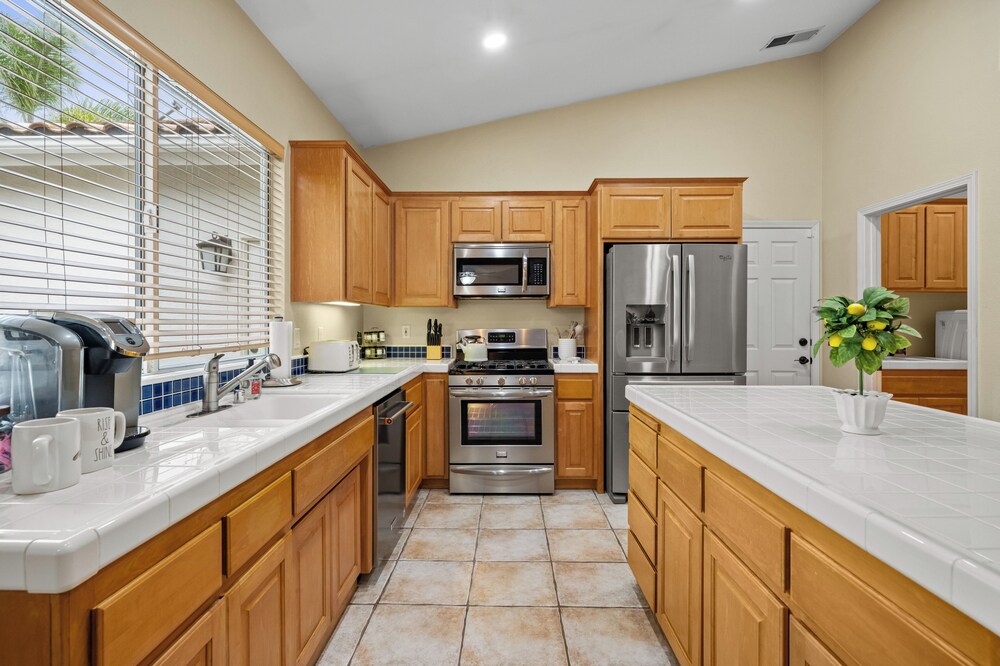Explore Ramona's Vineyards: Tranquil Home w/ Yard