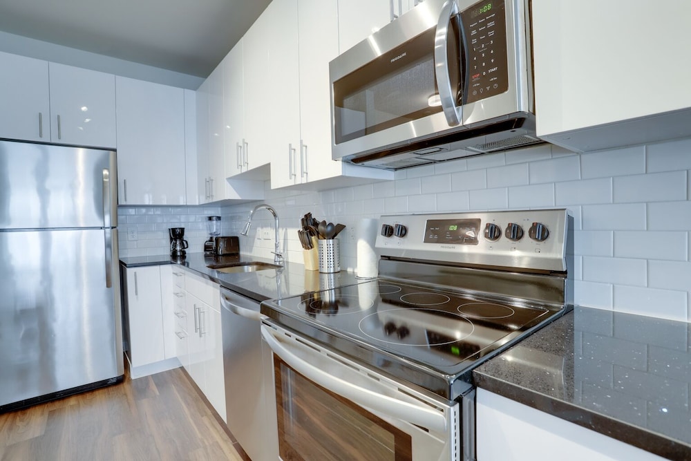 Fun & Comfort Await Alexandria Apartment