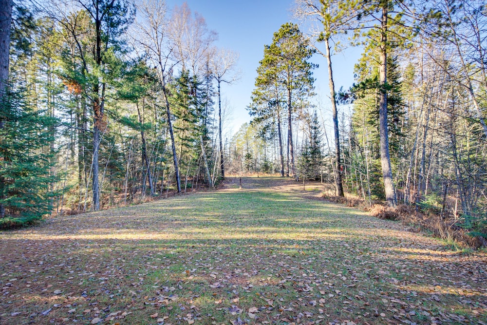 Peaceful Hibbing Getaway: Heated Floors, Fire Pit!
