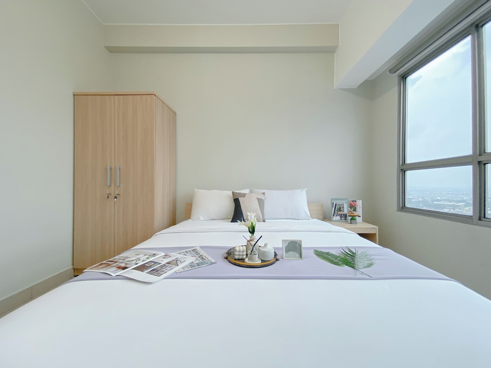 Comfy Studio at Springlake Summarecon Bekasi Apartment