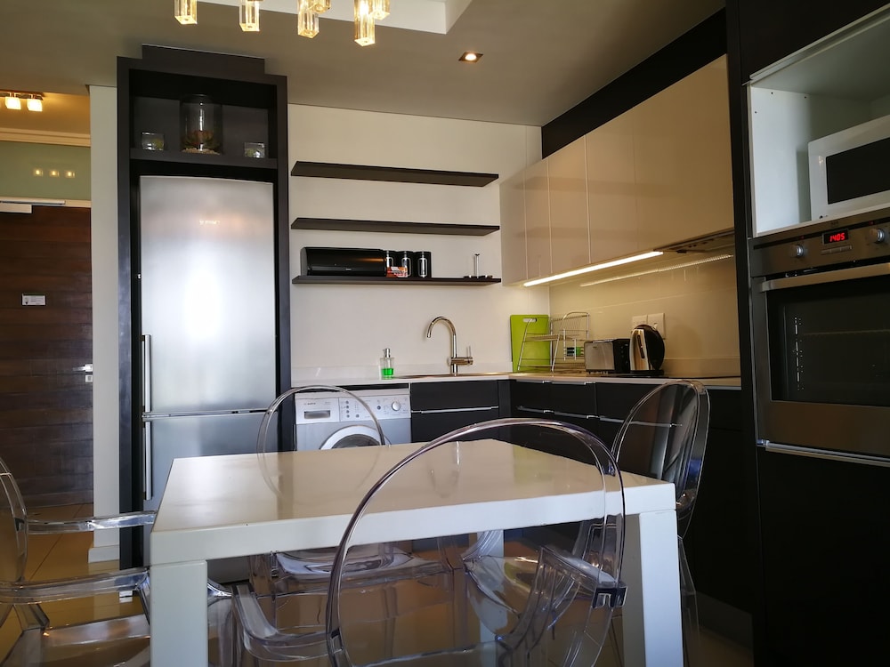 Island Letting-Crystal towers