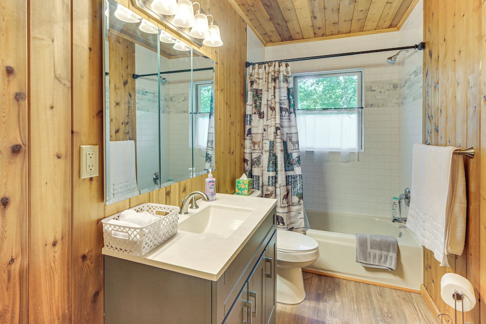 11 Mi to Gettysburg: Serene Home in Fairfield