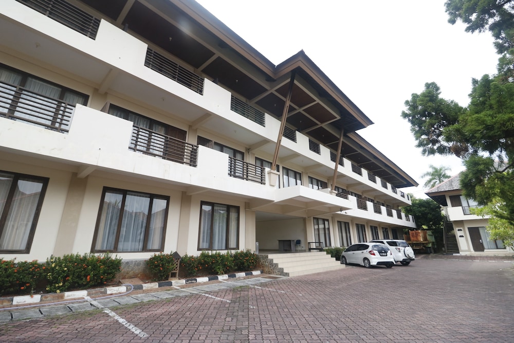 Reddoorz Premium @ Bukit Damai Indah