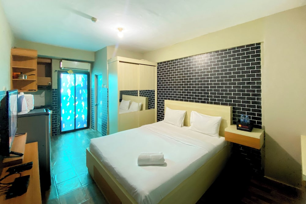 Cozy Stay Studio At Kemang View Apartment view 4