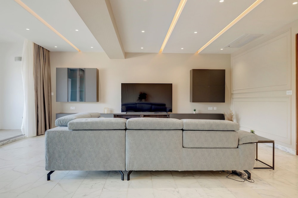 Premier Seafront Living: Ultra-luxury in Sliema