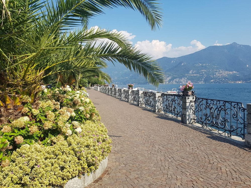 Captivating 2 Bedroom Apartment in Acquaseria view 2