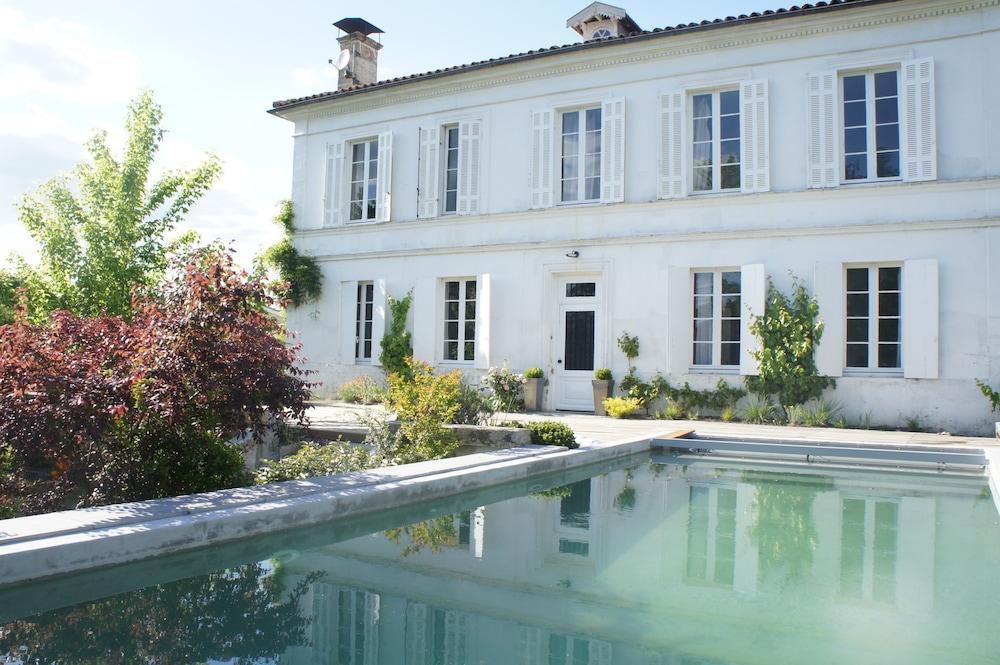 La Blanche Girondine photo 2