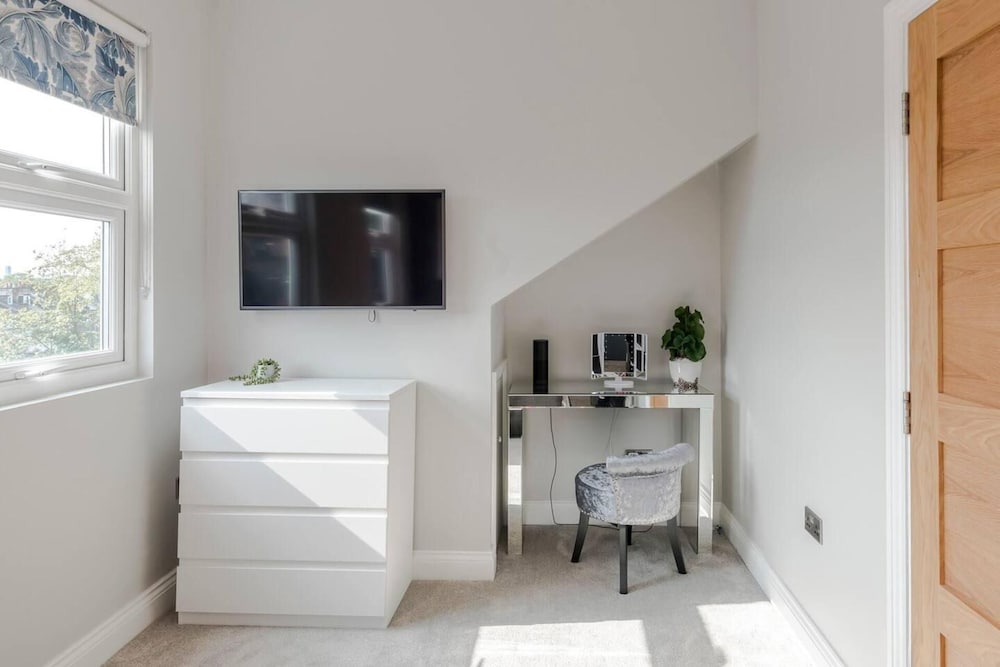 Stunning 3 bed Flat in the Heart of West Hampstead