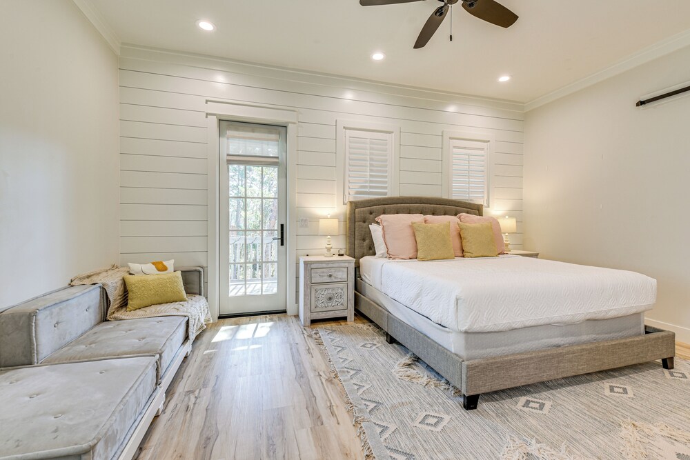 Walk to Gulf: Modern Retreat in Santa Rosa Beach!