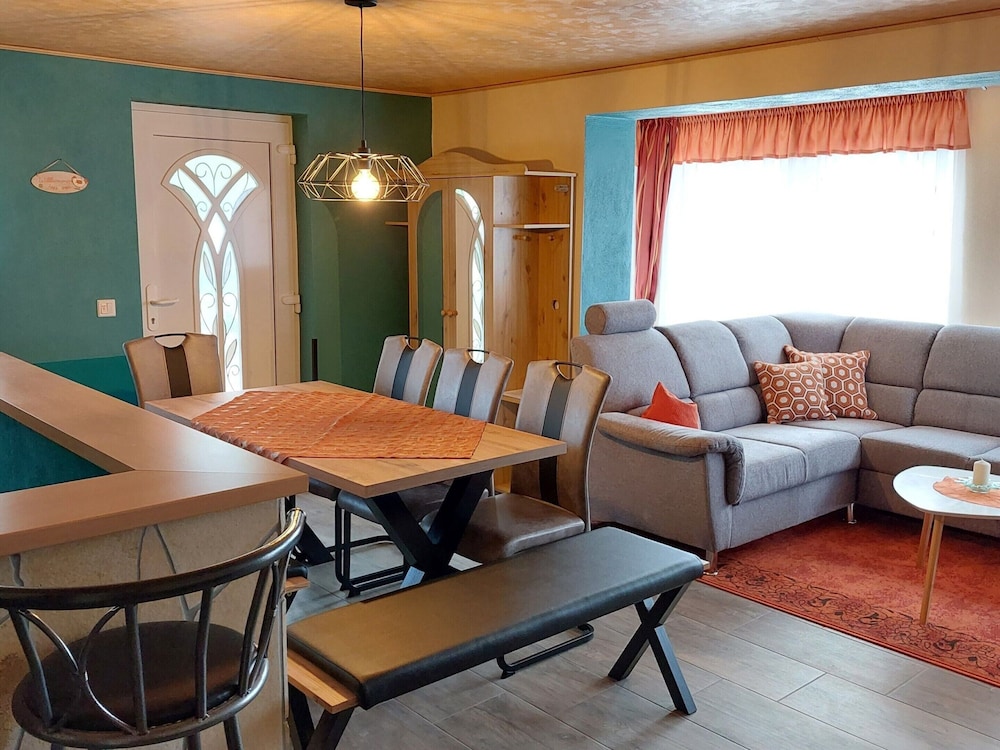 Roomy Apartment in Lichtenhain With Pond