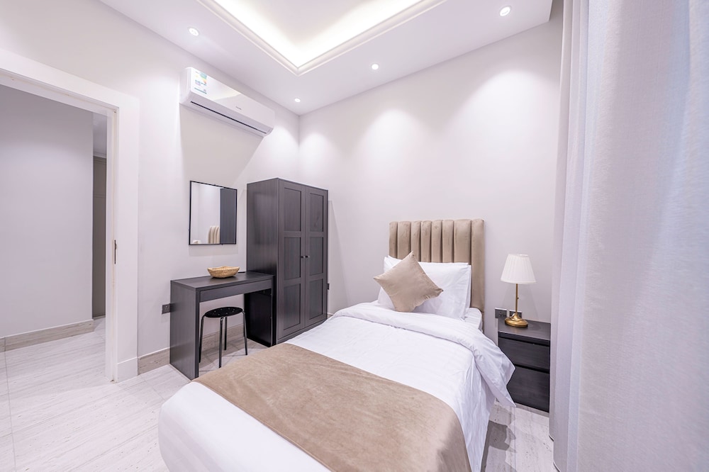 Mabaat - Al Malqa 3BR Apt - 533