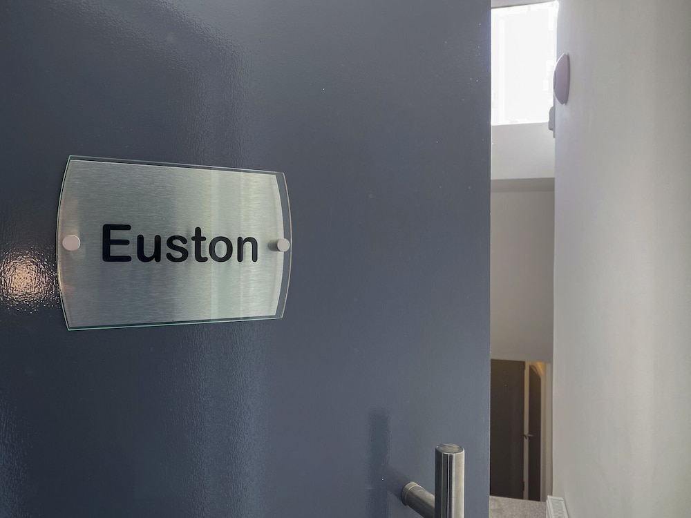 City & Station Stays at Gulland House by Pureserviced view 4