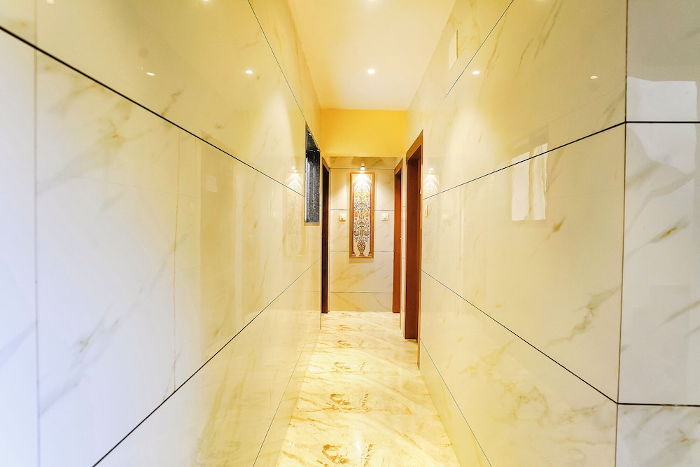 Fabhotel Ratna Mahal