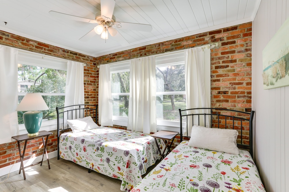 2 Mi to Mashes Sands Beach: Quiet Home w/ Dock! view 4