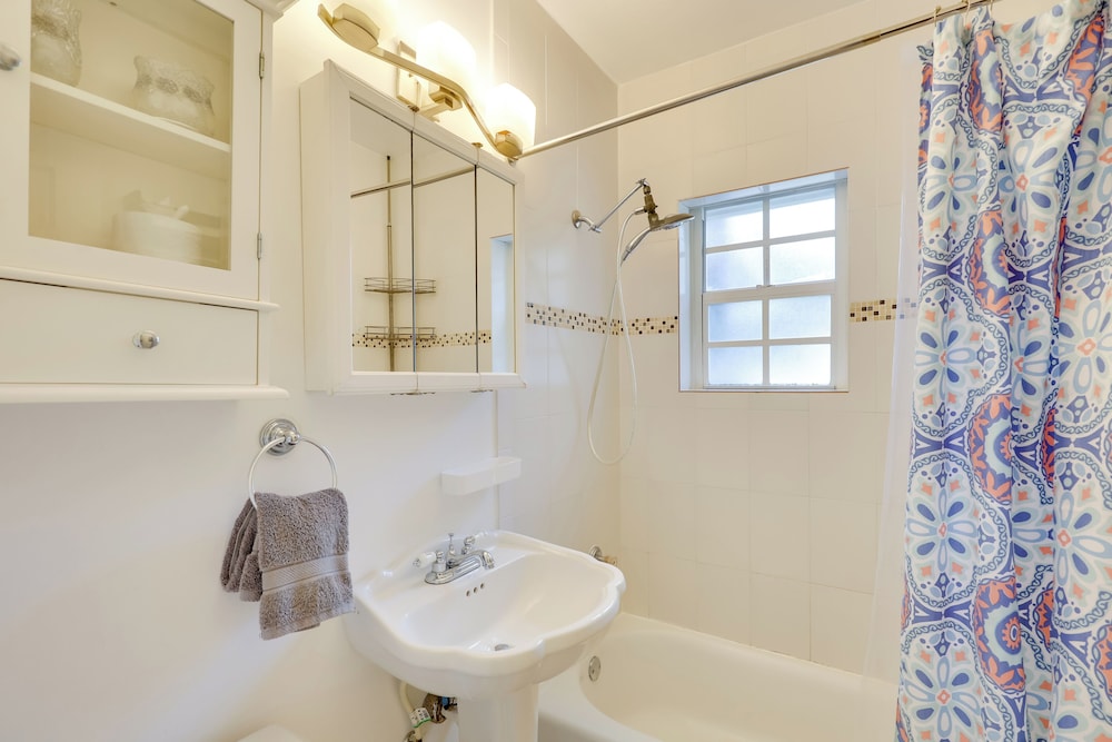House w/ Shared Pool Access: 4 Mi to Beaches!