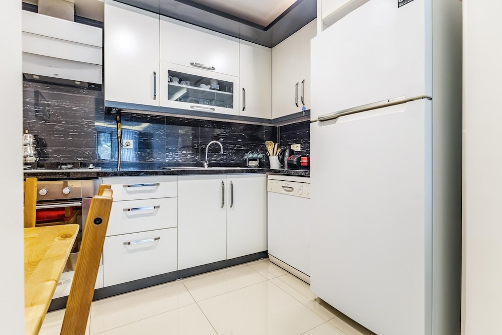 Modern and Central Flat Near Seashore and Marmaray