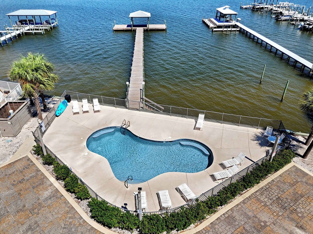 Little Lagoon Cottage for 8 - Free Activities