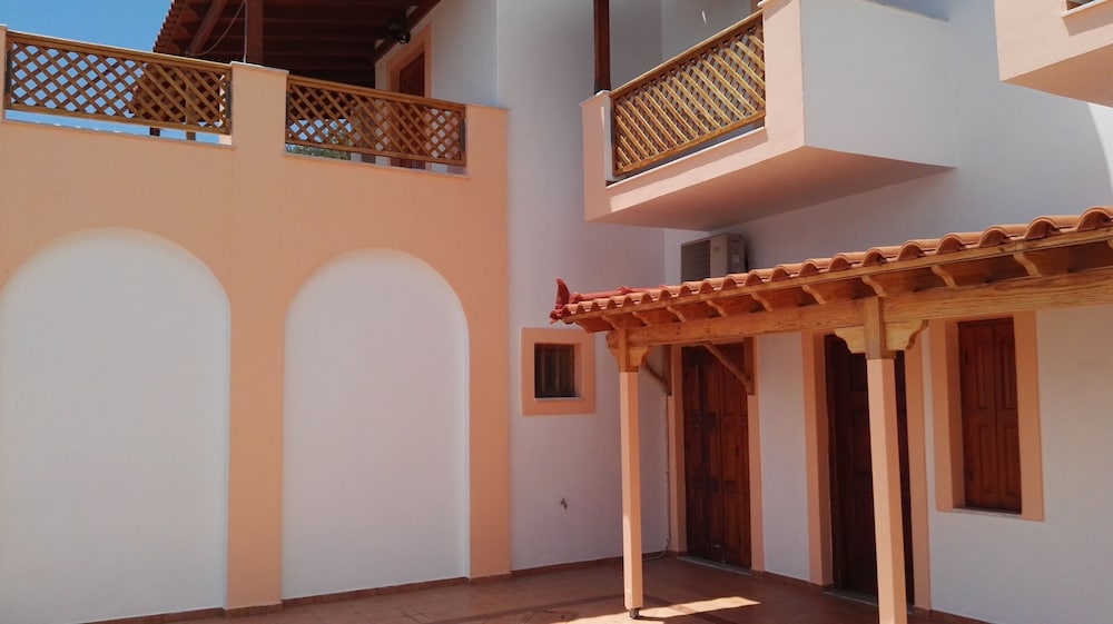 Nereides Apartments