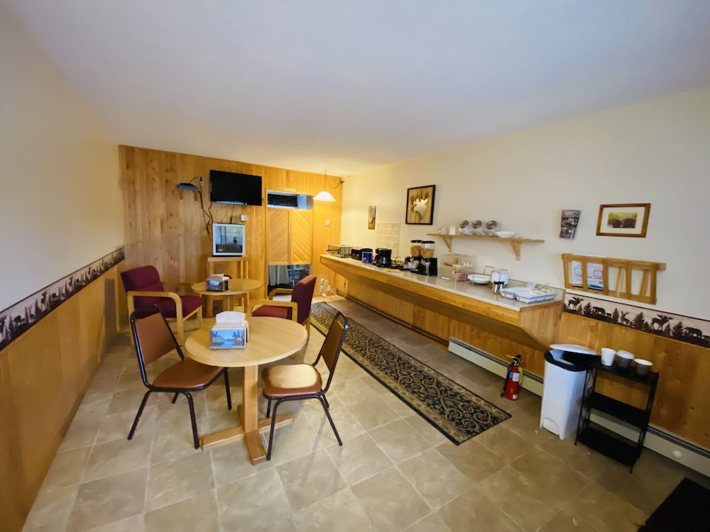 English River Inn