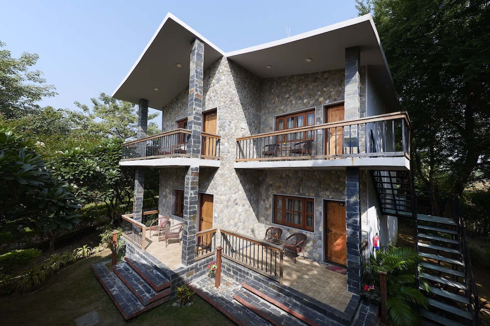Aacorn Hideaway Resort & Spa