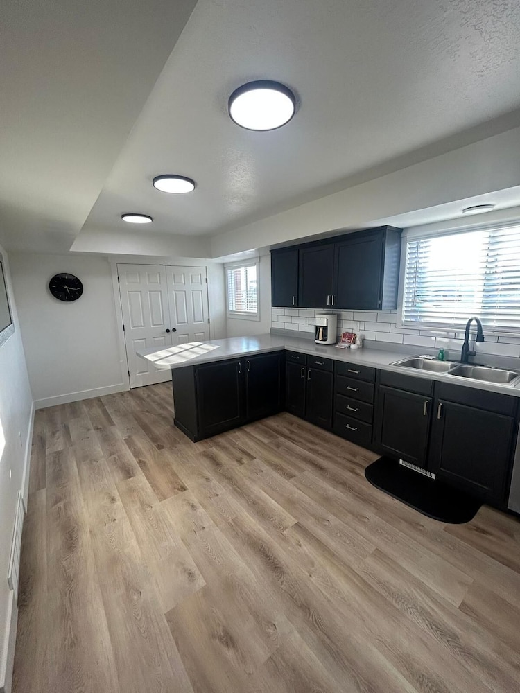 CB&M Downtown Suites
