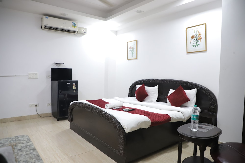 Mauryan Elite Hotel Lajpat Nager
