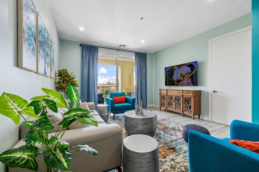 Oceanside Luxury The Cove Palm Beach 2BR 2 5BA