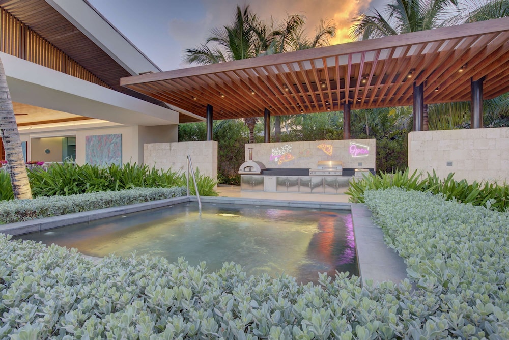 Clifftop Icon of Caribbean Luxury