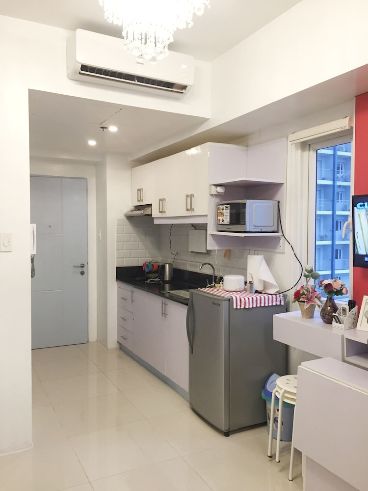 HomeStay at Wind Residences