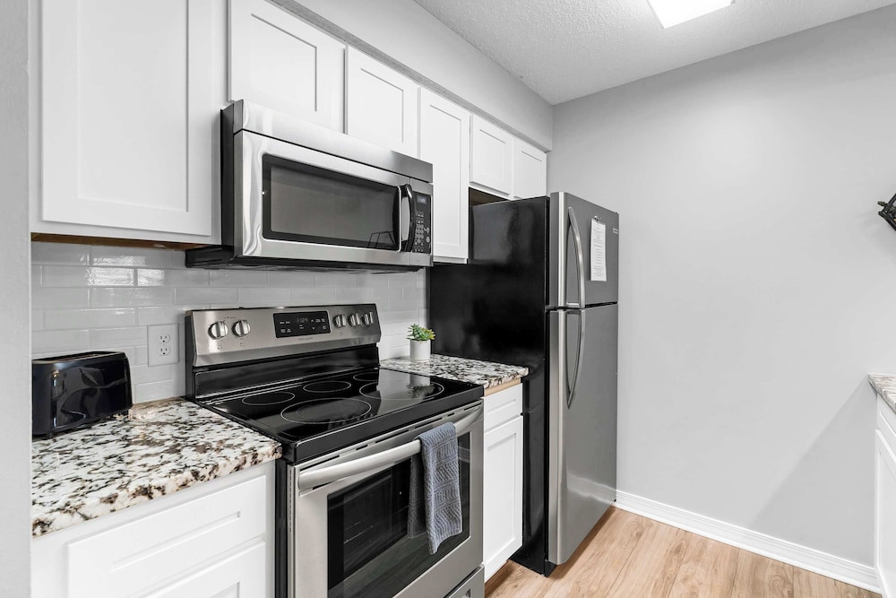 Quittin' Time Stay for 6 With Golf Course Views & Resort Amenities