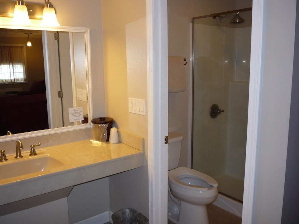 Arthur's Country Inn - Property Image 12
