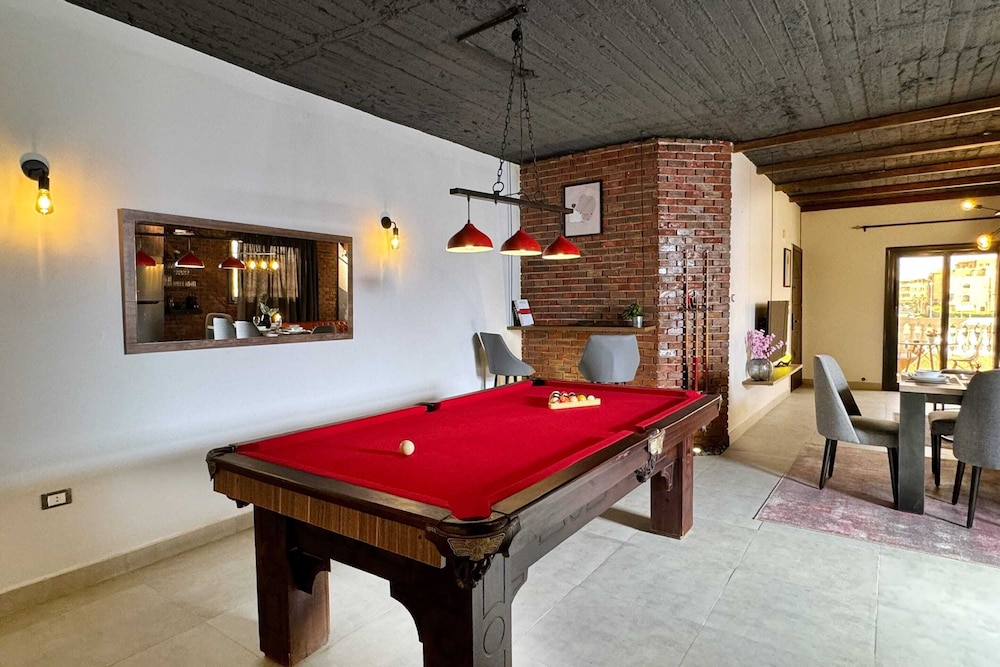 The Built-up 2 BDR Condo 15 min to CAI Airpt