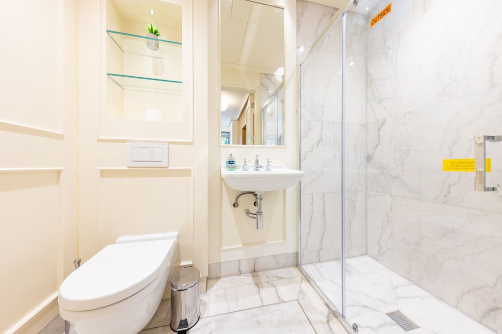 Elegant 5bdrm Townhouse in Camden