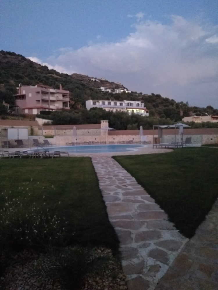 Belvedere Apartments and Spa