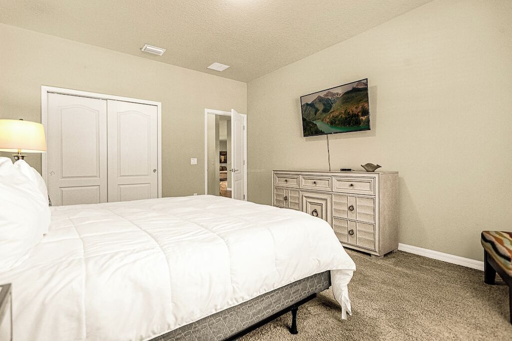 9BR Luxury Vacation Villa near Disney