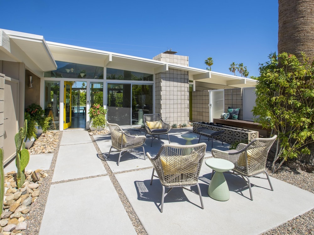 Palm Springs Vacations - West Elm House 2017: The Alexander - Property Image 2