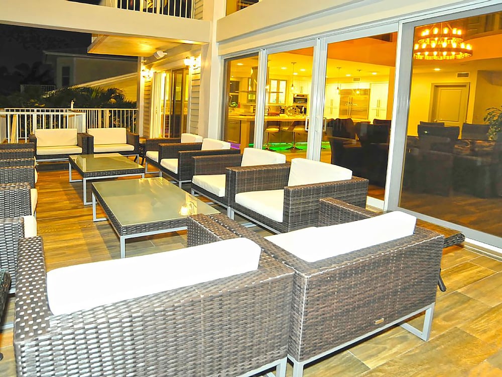6 Bedroom Homes in Miami by TMG