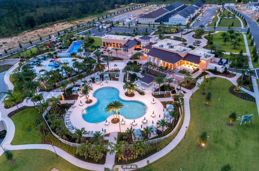 Solara Dreams 4BD Pool Home Next to Disney
