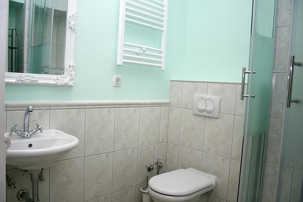 Banica Apartments & Rooms