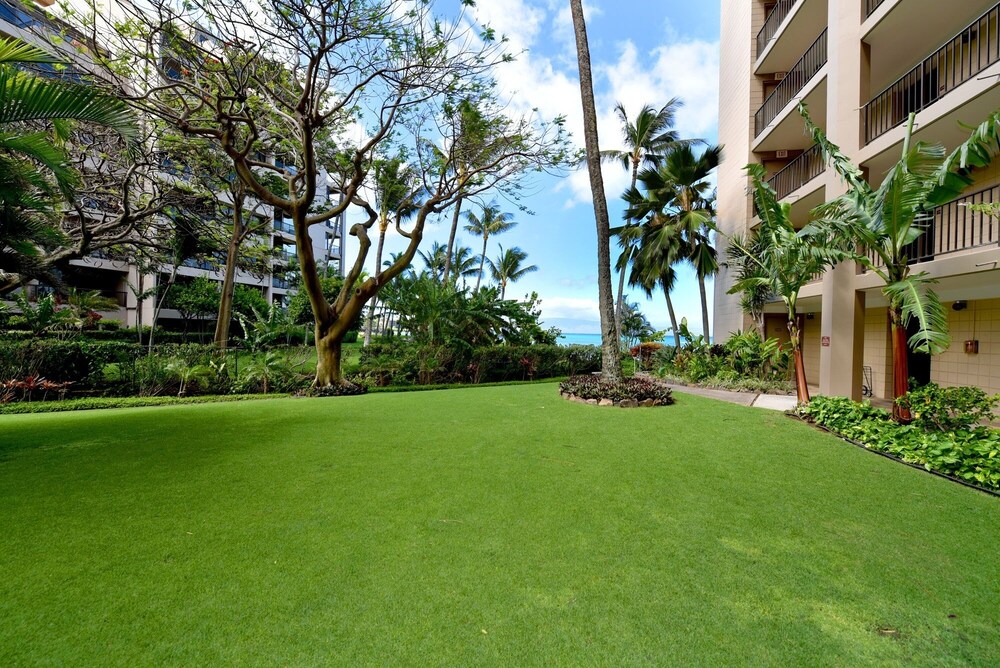 Valley Isle #809 1 Bedroom Condo by RedAwning