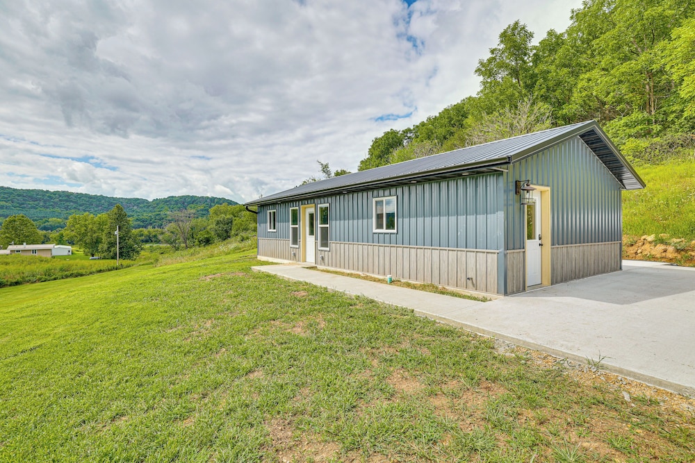 Hike, Fish & Relax: Kickapoo River Cabin!