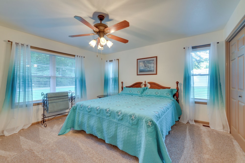 Fisherman's Paradise w/ Fire Pit, Deck + Patio! view 5
